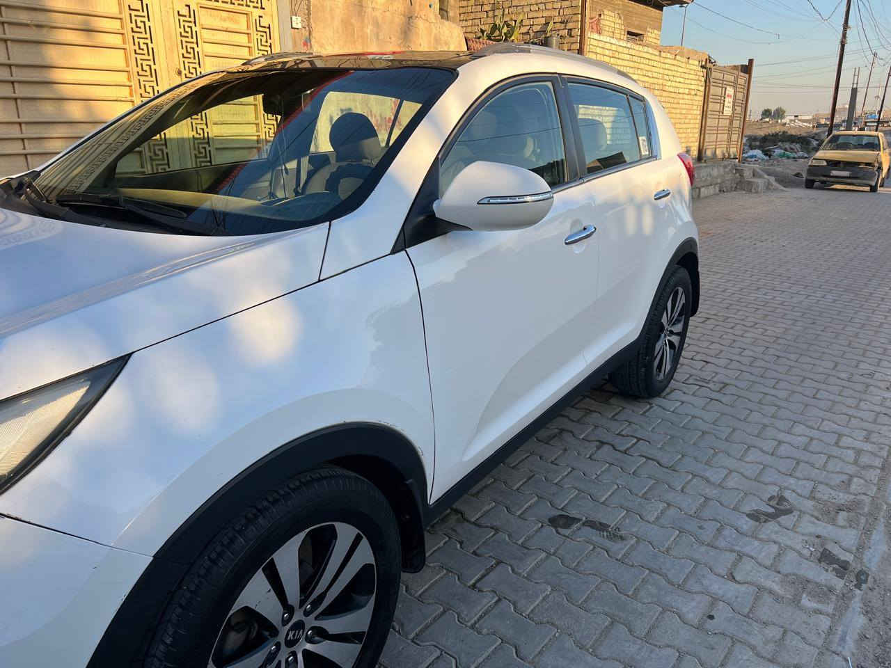 سلام عليكم
اخوان كيا اسبورتج موديل 2011 مكفوله من الصبغ فقط بارد بصندوك موضح بالصورة سيارة حلوه  فول مواصفات بانورما تحكمات عدا البصمة ماشيه 223 رقم بغداد جديد ثاني يوم تحويل هزه جديده العنوان بغداد الزعفرانية السعر ١٤٠ وبيها مجال 
***********
