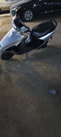 دراجة فراشة • مكينة مكفولة • أوراق كاملة