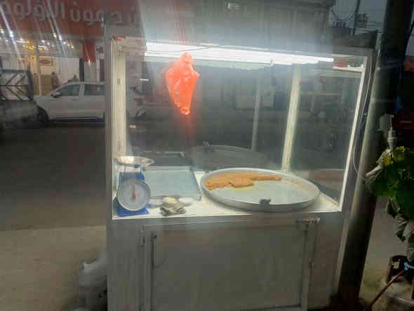 ميز دهينه كامل كلشي حته الكهربايات كامله للبيع السعر 350
***********
