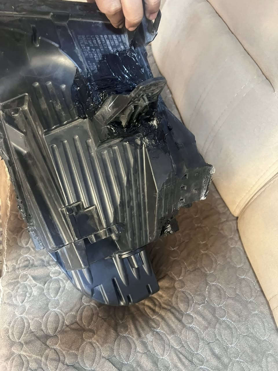 سلام عليكم لايت جمسي اكاديا شغال بي تصليح 
سعر 100 
***********
