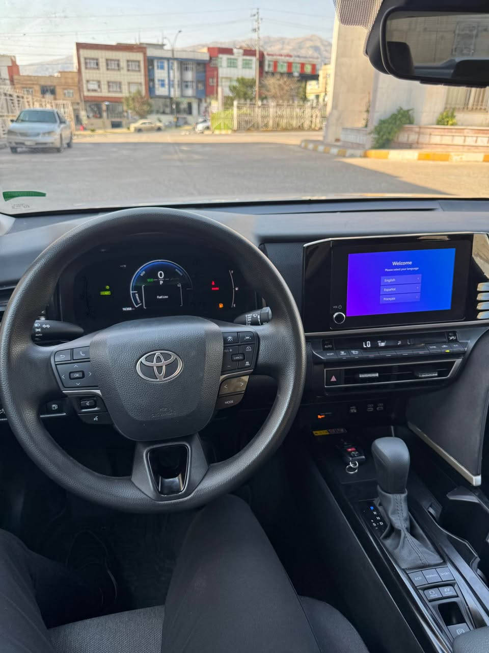 Toyota Camry Le Hev 2025

بوند صبغ بدون دواخل بدون ارباك
قبغ صندوق بخ بدون ضربة و بدون حادث فقط بخ
رقم شاصي بالصور
جاهز بدون مصرف 💯

مواصفات LE: بصمة و كشن كهربائي و رادار و حساس و كيج الكتروني و شحن وايرليس ، شاشة و كاميرة و ويل كروم و لايت ليد و زينون و نظام تراكشن و اوتو هولد...

كل شي بلادي شركة 👌

سعر  210 ورقة و مجال بسيط
مكان عقرة "ئاكرئ"
واتس اب و كورك ***********
*********** اكر, نينوى
