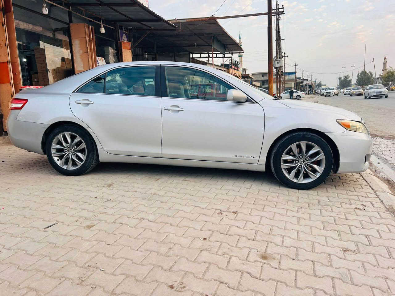 سلام علیكم 
تویتا كامری مودیل 2010 LE
مواصفات كندی 
سیارە كلین تایتل بدون صبغ و تعدیل بارد بس بیها شویە جراد قلیل بل صكف بچم كبس كیر جديد مبدل شرط أوروبي بس محرك بيها خيط بخار بدون صوت سيارة ماشية 141 
سنوية جديد حتا  ٢٠٢٨ هزه جديد شرط تحويل بیها دفتر بنزین
سياره جاهزه بدون مصرف 
سعر 117 بيها مجال 

***********

*********** كركوك, العراق
