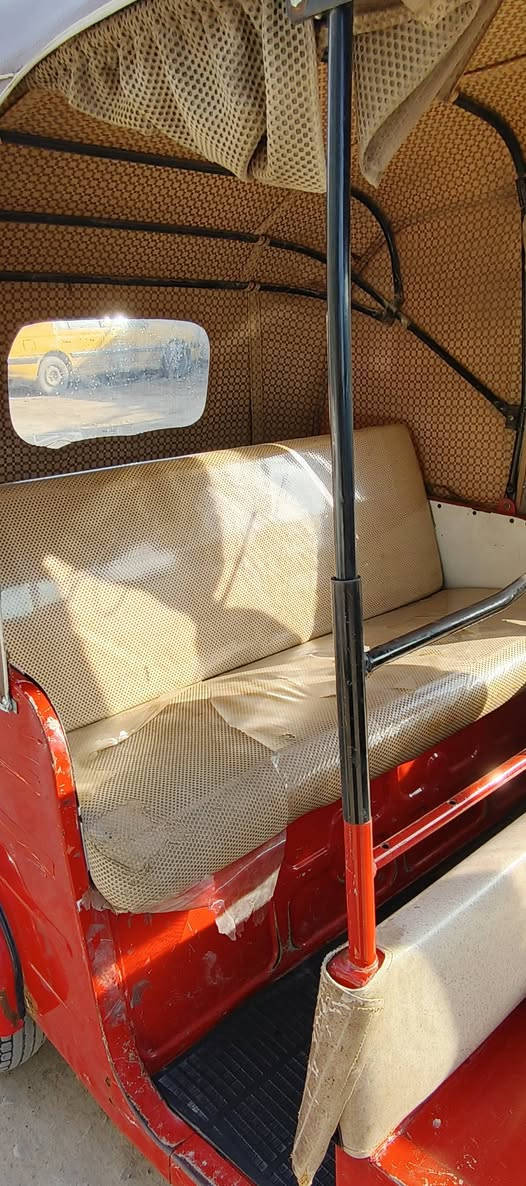 سلام عليكم تكتك للبيع نضيفه خير من الله مكينه خير من الله كبل للشارع جاهزه موديل 2019 السعر 6000 وبيه مجال قليل رقم الهاتف ***********
