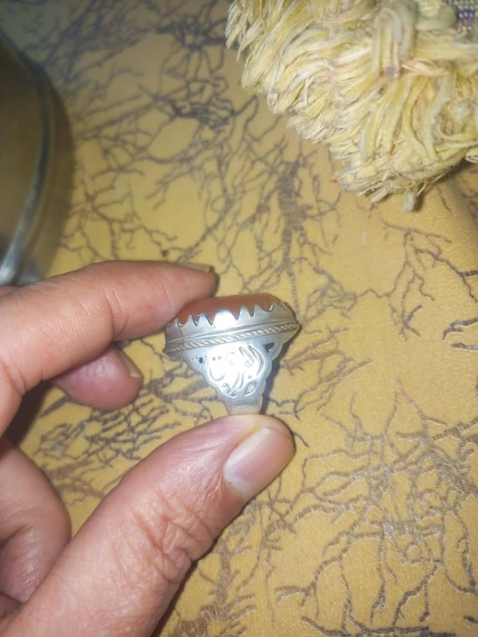 عقيق يماني شرط يماني فضه 925 منقوش عليه ياقتيل العبرات سعر ٥٠ قفل


**إذا كنت صاحب هذا الإعلان وتريد حذفه لأي سبب، رجاءا أرسل رسالة إلى الدعم الفني**