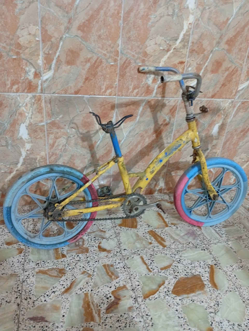 السيارة ب25 والبايسكل الاسود ب25 والاصفر ب10 مكان الحسينية


**إذا كنت صاحب هذا الإعلان وتريد حذفه لأي سبب، رجاءا أرسل رسالة إلى الدعم الفني**