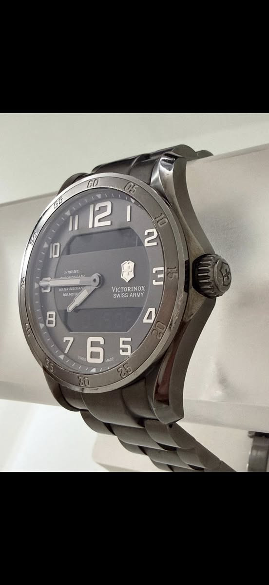 ساعه سويسريه اصليه  100% نوع  Victorinox نظام شاشات فرخ البرتلنج مستعمل  قطر 44 لون سكني غامق  زجاج كريستال زفير مطلوب 300 دينار اردني للتواصل على الخاص او على الرقم 0785261118


**إذا كنت صاحب هذا الإعلان وتريد حذفه لأي سبب، رجاءا أرسل رسالة إلى الدعم الفني**
