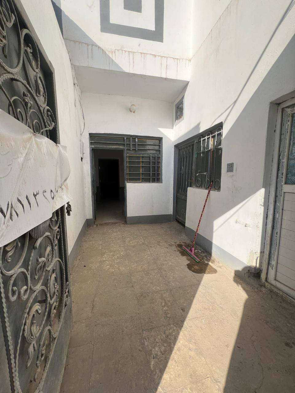 السلام عليكم بيت في علوة الفحل المساحه 55 متر بناء غرفه صاله مطبخ حمام مكشوفه البيت قرار 25 يعني مشمول بلتطويب البيت جاهز و ممسكون البيت منطقته حلوه كذالك السعر 15 قفل و مستعجل على بيعته رقم تلفوني ***********
