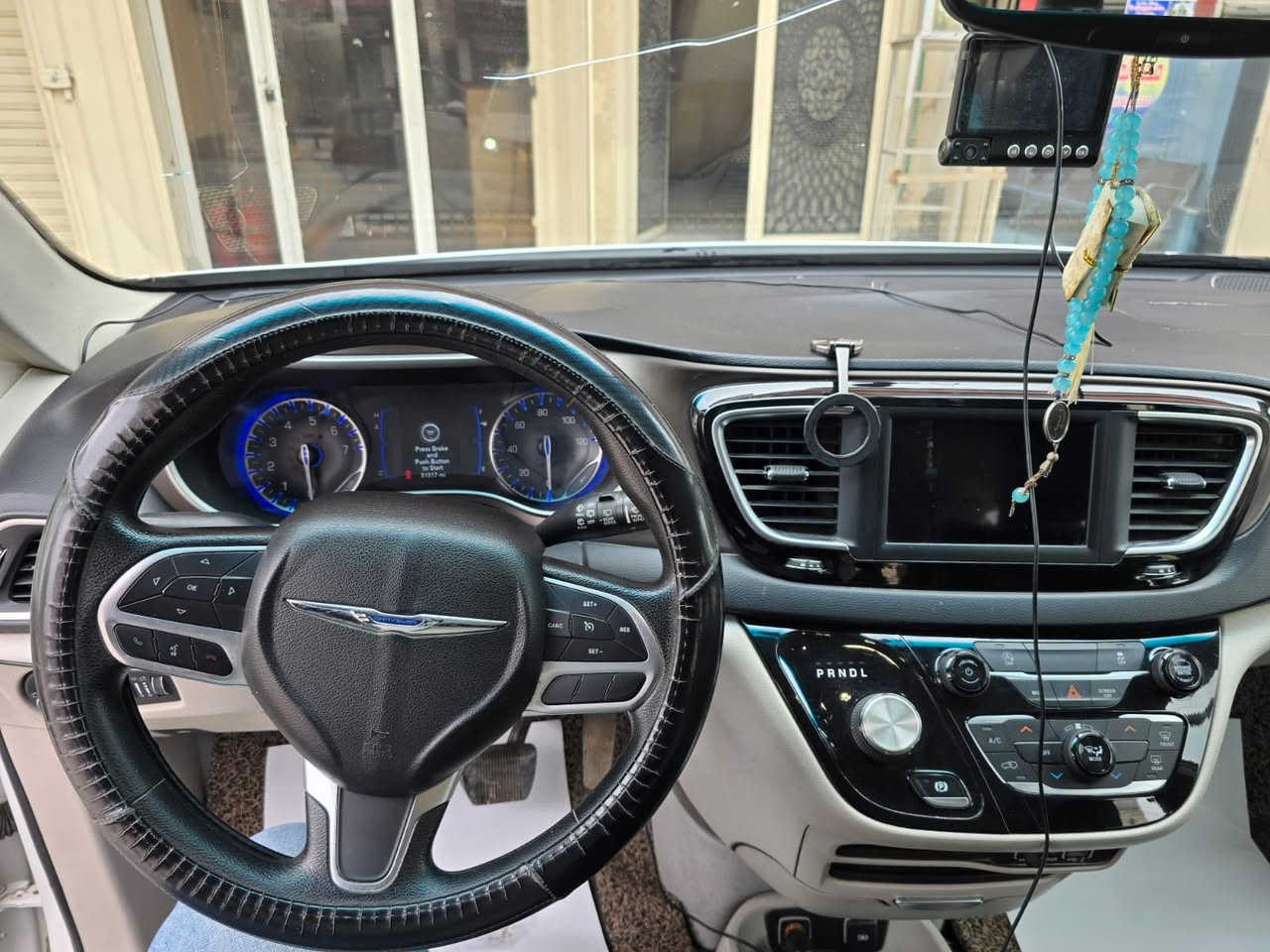 السلام عليكم 
باسيفكا ٢٠٢١ لوان ابيض مكينه سته سلندر ٣٦٠٠ 
حادثه جاملغ وبنيد صبغ فقط سياره حلوه تايريك البصره 
السعر ٢١،٥٠٠$ بيه مجال شرط تحويل مكان بغداد 
الجديده 
مكلف بالنشر خابرتتدلل
***********
