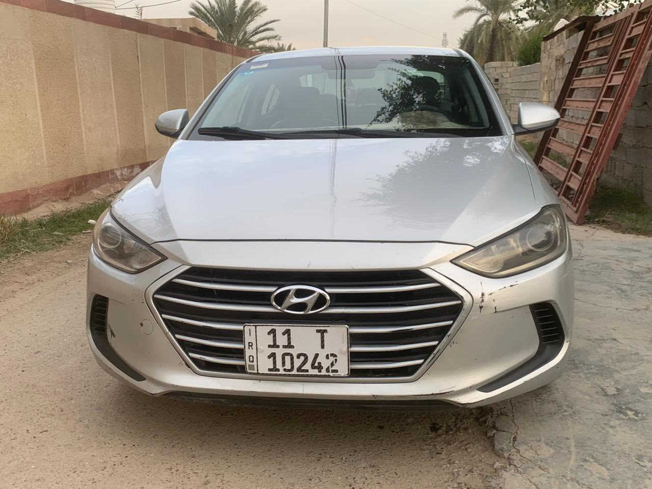 النترا موديل 2017  حادث بسيط بدون ايرباك
ماشية 111 
دواخل مكفولة 
مكينة وكير مكفولات 
حدادية تبريد كهربائيات كلها جديدة وشغالة 
ليبل واحد السيارة 
وجاهزة من كلشي 
باسمي ورقم دولي 
السعر 122 ورقة ومجالها بسيط 
***********
