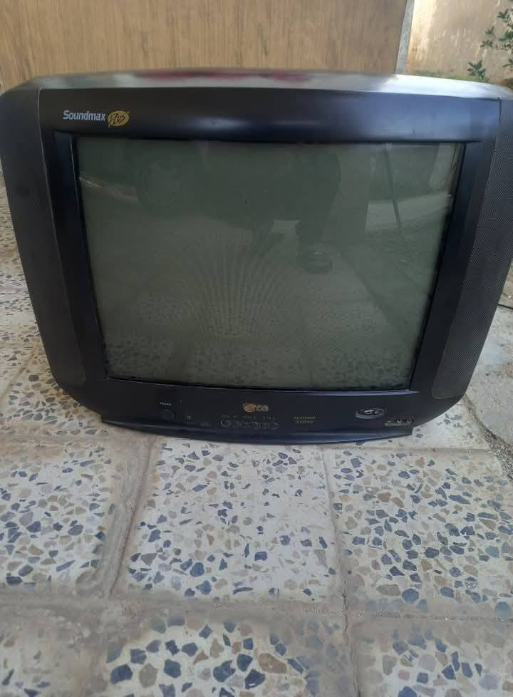 للبيع
تنور غاز سعر 30 الف
تلفزيون 25 الف 
الشراي يتواصل معي ع خاص


**إذا كنت صاحب هذا الإعلان وتريد حذفه لأي سبب، رجاءا أرسل رسالة إلى الدعم الفني**