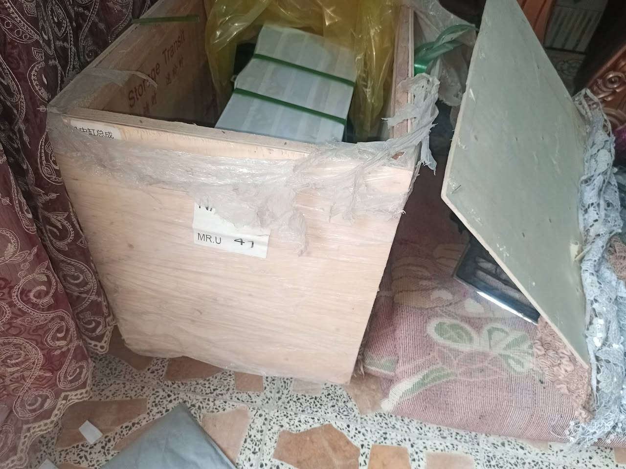 السلام عليكم يوجد محرك تيكو بدون كور  1800للبيع المكان كربلاء بالكارتون بعده السعر 700 الف وبيها مجال الاستفسار الاتصال على الرقم ***********
