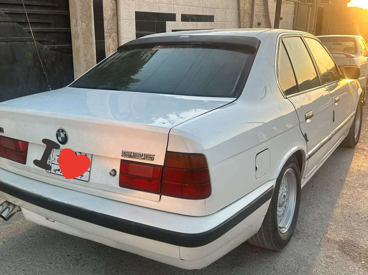 بي ام للبيع موديل 1991 بدون صبغ فقط شبر حجم 520 محرك 525جديد مل كصه ماصار شهر تبريد ثلج قطعتين رقم نينوى سعر 65 بي مجال اتصال ***********
