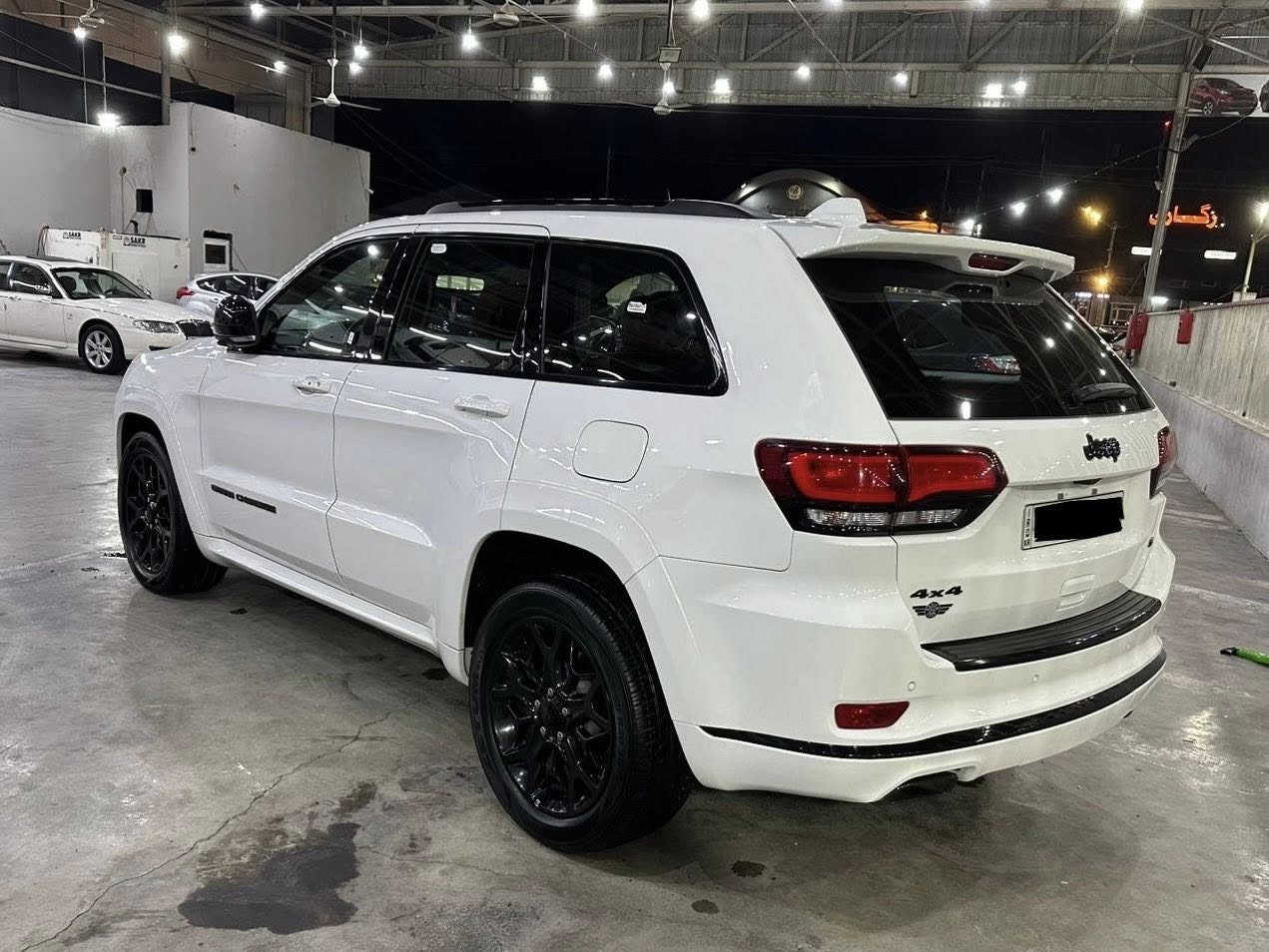 Jeep Grand Cherokee S 2021
جيب غراند شيروكي فئة S
فول مواصفات بانوراما داخل احمر 
كلين تايتل خليجي
دبل اكسل 
ماشي ٦٣،٠٠٠ ميل
شركة هارلم 
السعر ٣٧٣ ورقە
الموقع-اربيل
***********
__________________________
جێپ گراند شیرۆکی S
فول مواسەفاته پانۆراما داخیلی سۆر
کلین تایتل خەلیجی
دەبل ئەکسڵ
٦٣،٠٠٠ میل رۆیشتووە
شەریکەی هارلمە
نرخی ٣٧٣ وەرقەیە 
ناونيشان-هەولێر
***********
