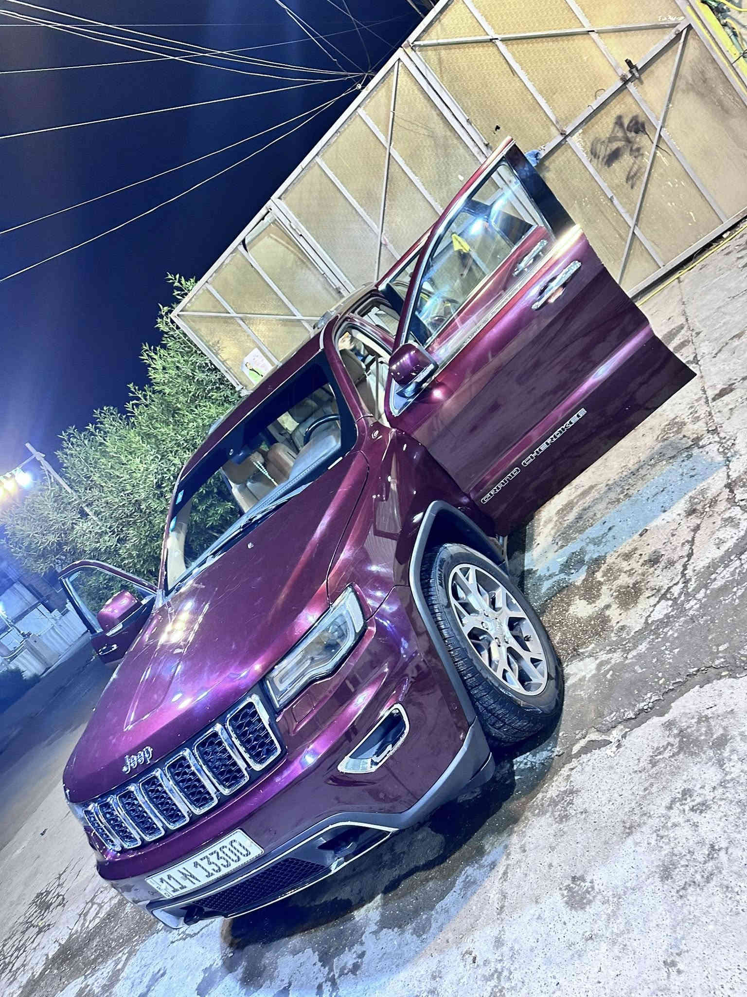 سلام عليكم جيب كراند شيروكي ليمتد 2019 فول مواصفات بدون جكات داخل بيجي سيارة حادثها خلفي  كص جاملغ الخلفي مصبوغة عام توحيد لون السعر ٢٠ وبيهة مجال رقم ***********
