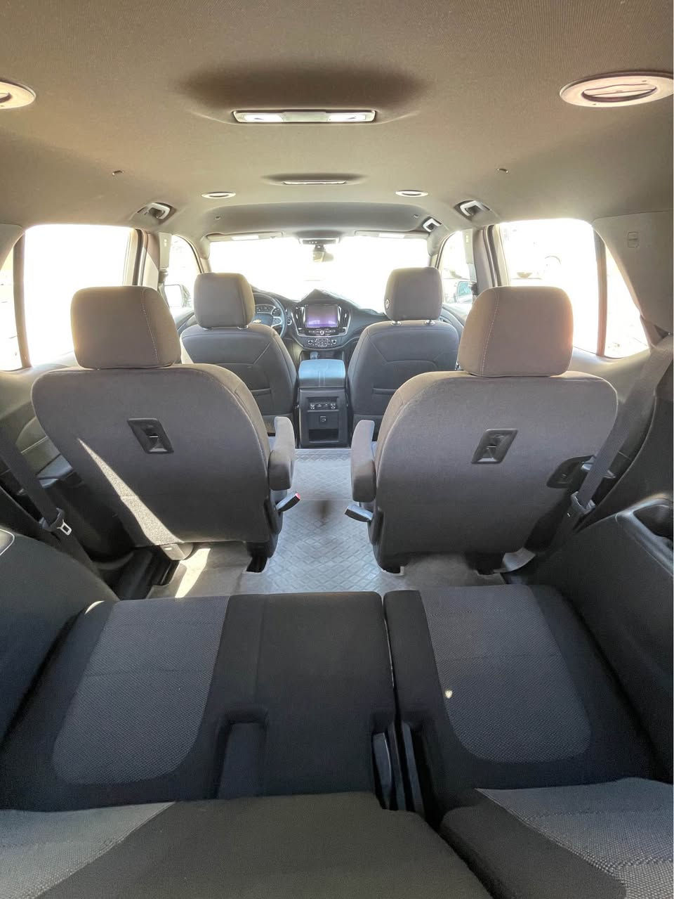 شوفرليت ترافرس 2023 Lt

المحرك: V6 سعة 3.6 لتر⛽️

ناقل الحركة: أوتوماتيكي 9 سرعات🚀⚙️

نظام الدفع: دفع أمامي 🚂

شاشة لمس حجم 7بوصاتApple CarPlay، Android Auto

🖥️

دشبول قاصه .

المقاعد: مخمل ، 7راكب قابلة للطي+ تدفئة كشنات 

تشغيل عن بعد 🕹️

الراحة: تكييف ثلاث قطع ❄️

نظام الصوت: قياسي (6 سماعات) 🔊

صندوق كهربائي⚡️

ميزات السلامة والأمان:

الوسائد الهوائة : سليمة 💣✅

كاميرا خلفية وحساسات رادارية (أمامي وخلفي)📷

مراقبة النقطة العمياء (Blind Spot Monitor)📸

نظام التحذير من الاصطدام الأمامي 

والفرملة التلقائية في حالات الطوارئ

نظام المساعدة على البقاء في المسار (Lane Keep Assist)

نظام الاطفاء الذاتي عند التوقف 

🪫⏳Auto stop/start

مصابيح LED وشبكة أمامية💡

 ويل حجم 18 🛞

المري الجانبية تحتوي على هيترات لتجنت تكوين الضباب 

عداد المسافه عند الاستيراد 65112 km

عداد المسافه الحالي. 80100 km

الرقم بغداد بأسمي 

موقع السيارة كربلاء 📌

📞***********

السعر المطلوب 290$ كربلاء, العراق
