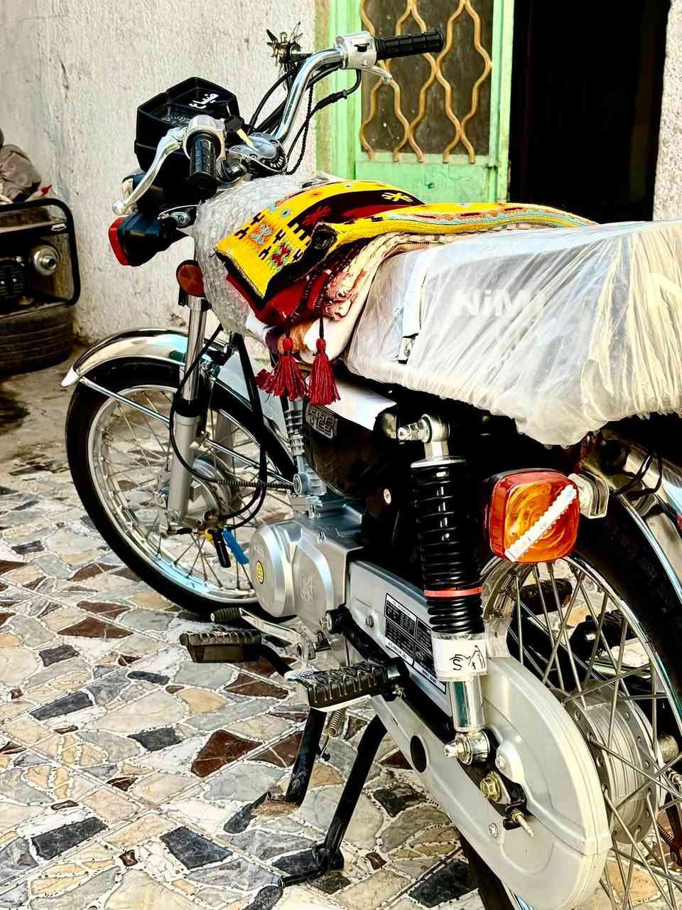 سلام عليكم دراجه نام متياز باب اول دراجه بعده على وضع لوكيل دراجه برغي بابدل بيع بيع محرك مامفتوح شلعه معدل ترايك وين ما تريد سعر ٧٥٠ وبيه مجال وهاذه رقم ربي وتساب***********
