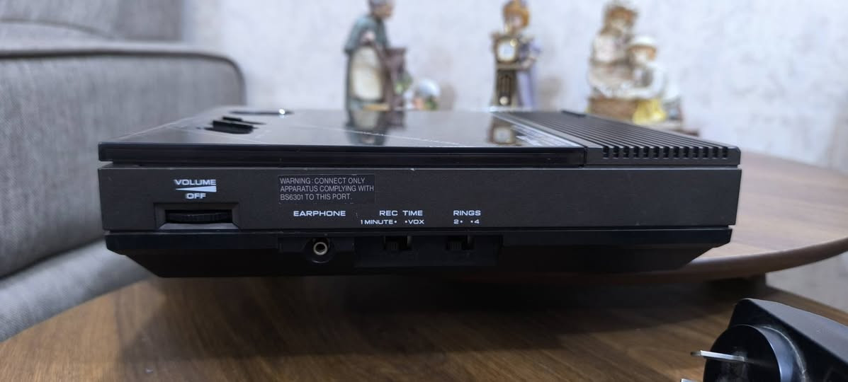 السلام عليكم
جهاز مسجل 
ماركه Panasonic 
صناعه ياباني 
جهاز تسجيل مكالمات ارضي 
و مسجل 
شغال مع المحول 
السعر 35 
التوصيل 5 بغداد 6 باقي المحافظات


**إذا كنت صاحب هذا الإعلان وتريد حذفه لأي سبب، رجاءا أرسل رسالة إلى الدعم الفني**