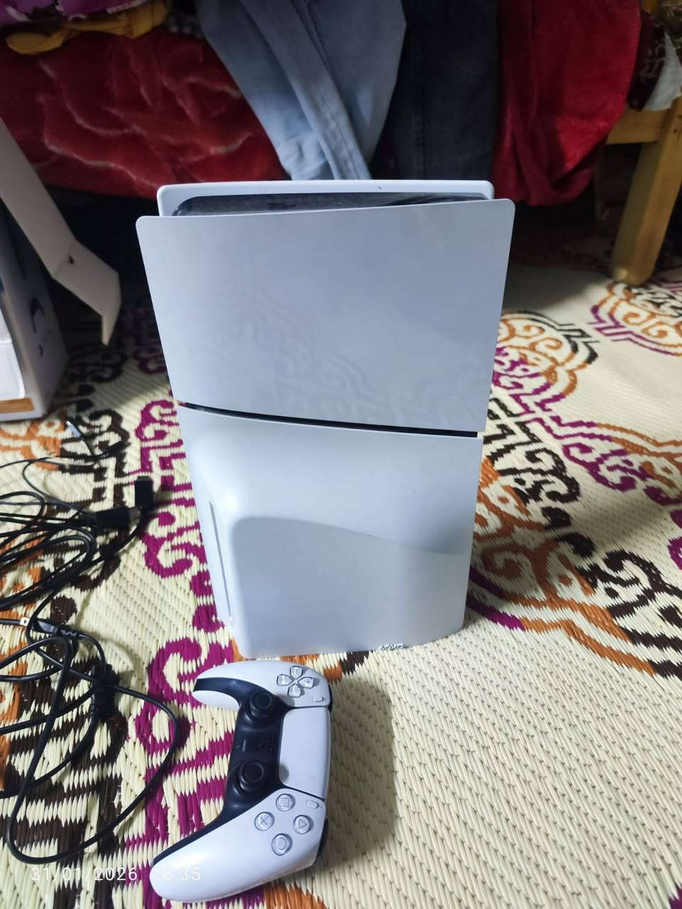 سلام عليكم ورحمة الله وبركاته بلي 5 سلم لوك ستيكر استخدام شهرين فقط كلة ع وضع الشركة كامل ملحقات اصليات مع كارتون السعر 650 الف وبي مجال مكاني ديوانية للتواصل *********** واتساب موجود
