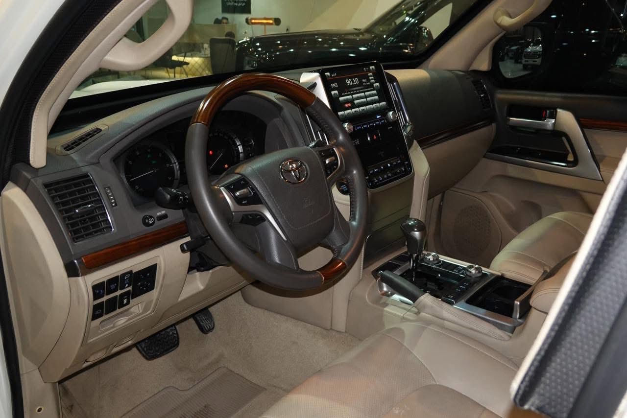 مصفحة (B6+) 
نوع المركبة / لاند كروزر EXR
موديل / 2018
حجم المحرك ونوع الوقود /  V8 5.7 بانزين
الممشى / 38.000km
عنوانها / سليمانيه
للمزيد من العلومات اتصل / ***********
***********
