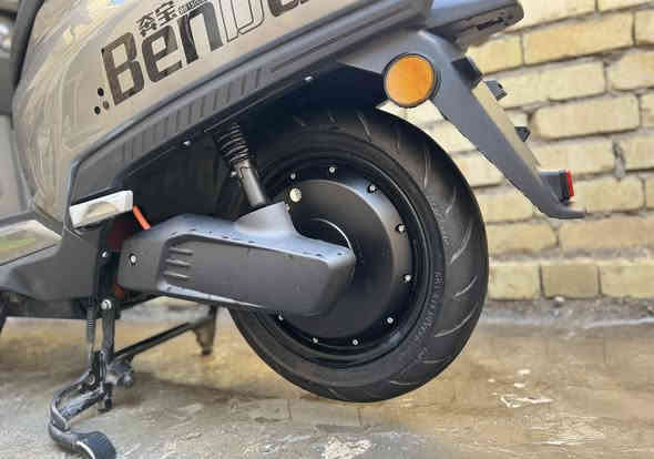 فضائي شركه  benbao    موديل 2025
حجم الملف 3000w 
6 بطاريات مسطره كبار 38 امبير 12V
.
السرعه 90 
شاشة دجتال 
قاطع دوره 
بك+ دبل اشارة + اشارة يمنه ويسره+ هورن
لايت عالي ناصي + لدات
مثبت سرعه + 4 نمر
نضام TCS مانع انزلاق + بوست سرعه 
بصمه 2+ سويج 2 
بريكات  امامي خلفي ABS
تاير قياس 90 90 12 
للاستفسار الاتصال 
*********** 
@
