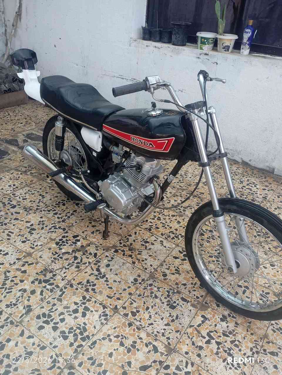 السلام عليكم دراجه للبيع مفتوح ولفات كلك كلك كلك سعر 575 وبيها مجال مكان ناصريه مركز  شراي راسلني ماتشتري لاتراسل ***********
