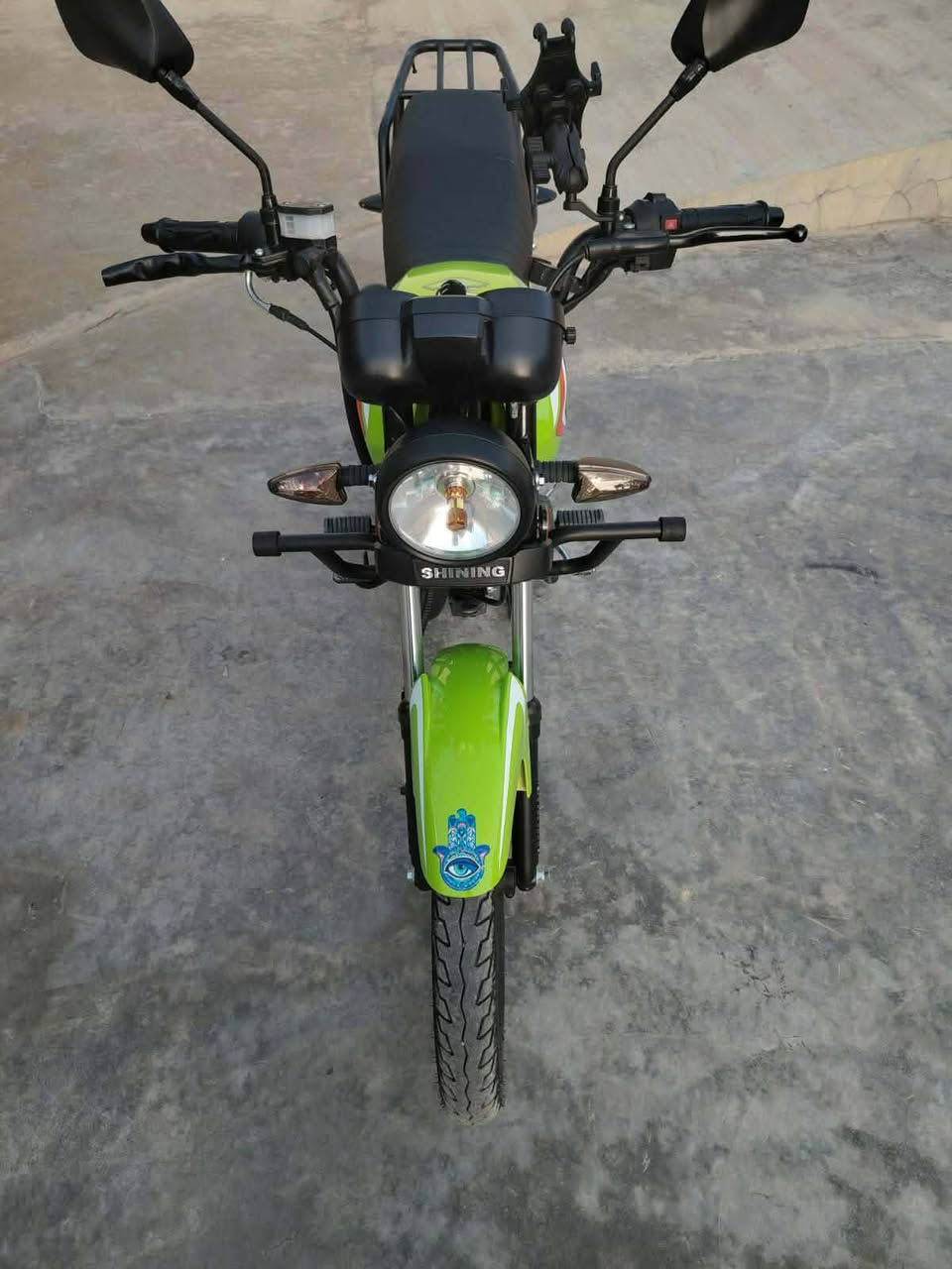 يالله دراجه شاينك مسجل سنويه للبيع ما صار شهرين من شاده  السعرمليون600وبي مجال  محرك ما ممدود عليه صبانه المكان الرمادي جزيره البذياب هاذ رقمي للتواصل ***********مو شراي لا تعبني ولا اتعبك
