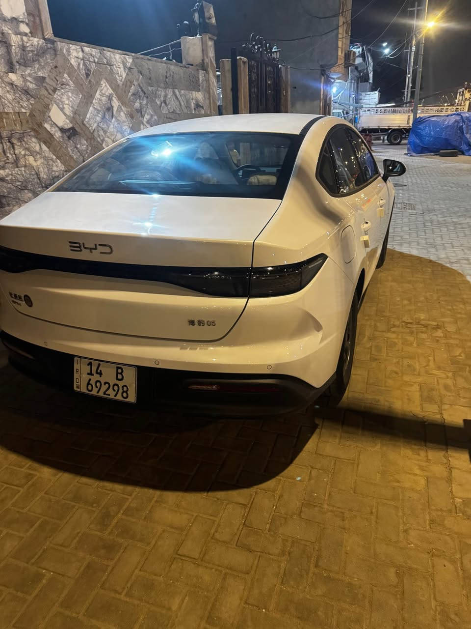 السلام عليكم للبيع بي وايدي مديل2025 رقم بصرة تحويل           كفال عامه ماشيه الف زيرو سيل 5  سعر 123 سيار داخل ابيض وجديده جدنً
*********** السلمان, المثنى
