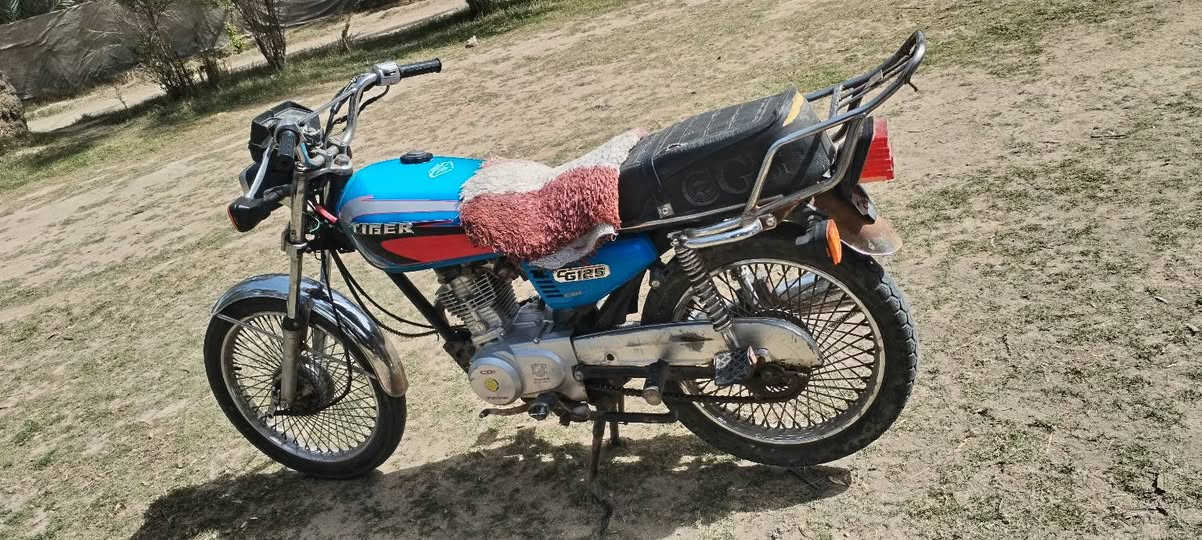 السلام عليكم دراجه تايكر للبيع موديل 2020  اوراق  اصولي مكاني بابل السده الهنديه السعر 475 بيه مجال ***********
