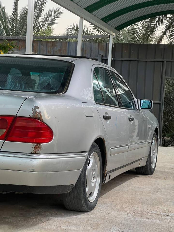 مارسدس ام عيون للبيع رقم بغداد مشروع وطني مداور وين ما تريد
السيارة بيها مشكلة بالكير ابيع كير كايم 
السعر 80 وبيها مجال

***********
