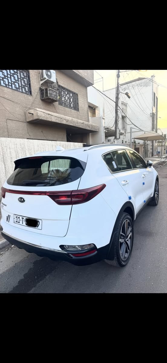 كيا سبورتج 2020 رقم بغداد الانكليزي السنوية بأسمي مكفولة من الصبغ والبارد عداد 45 الف كم بحالة جيدة جدا محرك 2000 دوش بصمة تشغيل عن بعد تبريد بيانو كامرة شاشة اصلية اريل نفكيشن نظام الملاحة GPS حساس امامي خلفي الداخل حمصي يدات لد ترحيب 3 أنظمة للقيادة المري شفط 5 ويل كب بصمة عدد 2 تبريد قطعتين مكاني المنصور او علي الصالح السعر 21200$ ***********
