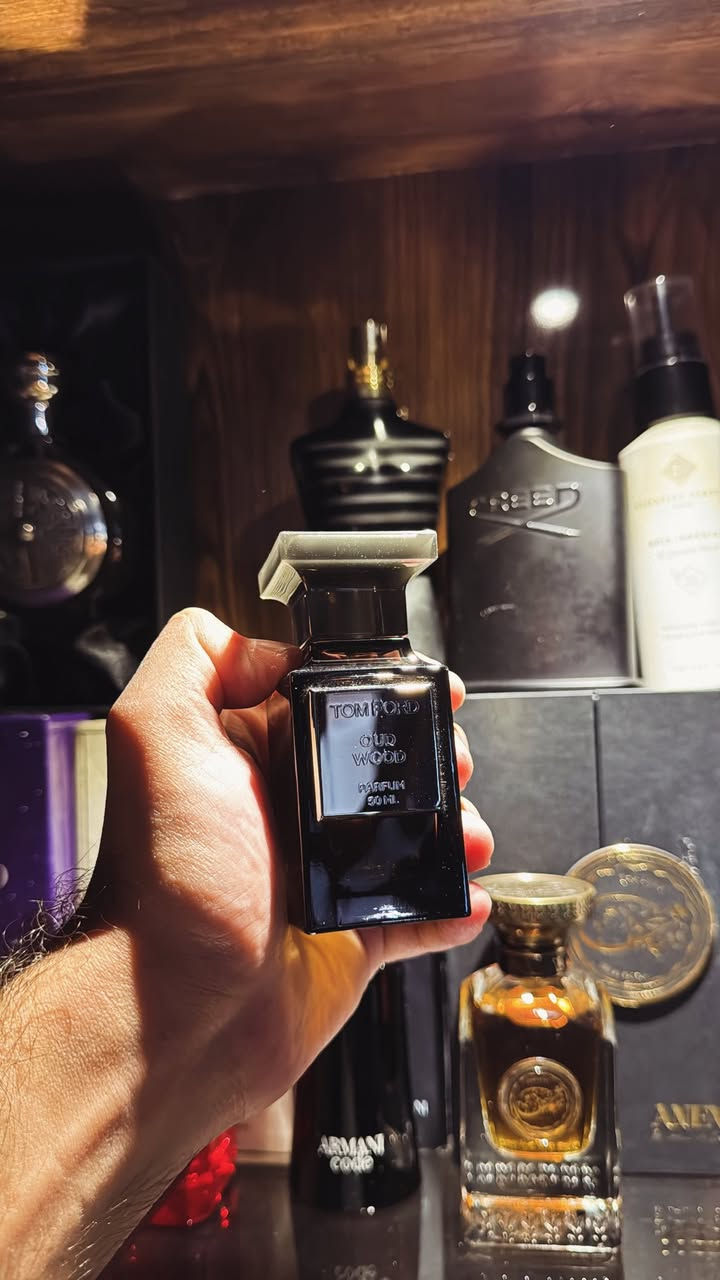 يا الله 
اربع عطور اصليه للبيع 
توم فورد توباكو فانيلا 100ml مستخدم 15ml الى 20ml 
350 الف مع العلبه 
توم فورد عود وود 50ml  مستخدم جم رشه بدون علبه 
250 شامل التوصيل 
كوتشي كلتلي الكسير 60ml مستخدم 1ml بدون علبه 
125 الف شامل التوصيل
دمارلي سيدلي 125ml مستخدم 15ml او 17ml مع العلبه 
235 الف شامل التوصيل


**إذا كنت صاحب هذا الإعلان وتريد حذفه لأي سبب، رجاءا أرسل رسالة إلى الدعم الفني**