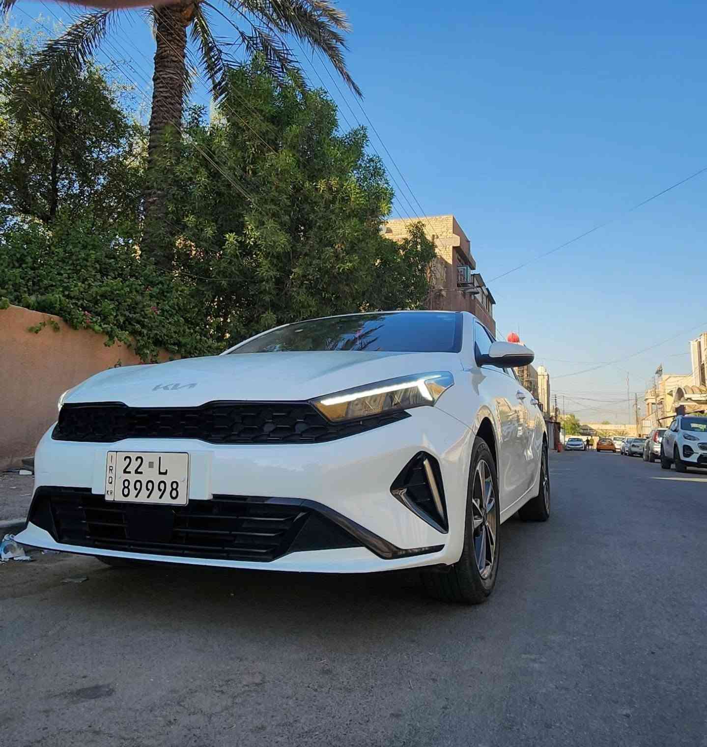 🚗 كيا K3 موديل 2022 للبيع (وارد خليجي)
الممشى: 47 ألف كم فقط 
​المحرك: 1500 دوش (دبل نوزل) - كير طيارة 
​المواصفات: مواصفات فول (فتحة سقف، بصمة أبواب وتشغيل، كشنات جلد بيج، 4  وضعيات قيادة، Auto Hold، هندبريك بصمة، 6 إيرباكات، شاحن لاسلكي، كاميرا دوارة، لايت 3 عدسات زنون، تبريد قطعتين).
​النظافة والبودي: السيارة جديدة جداً، بيها فقط بارد (4 أصابع) اسفل الجاملغ الخلفي ومصلح.
​الأوراق: الرقم مميز وباسمي (تحويل أو وكالة).
​💰 السعر: 138 ورقة (وبيهة مجال بسيط).
📞 للاستفسار: ***********
