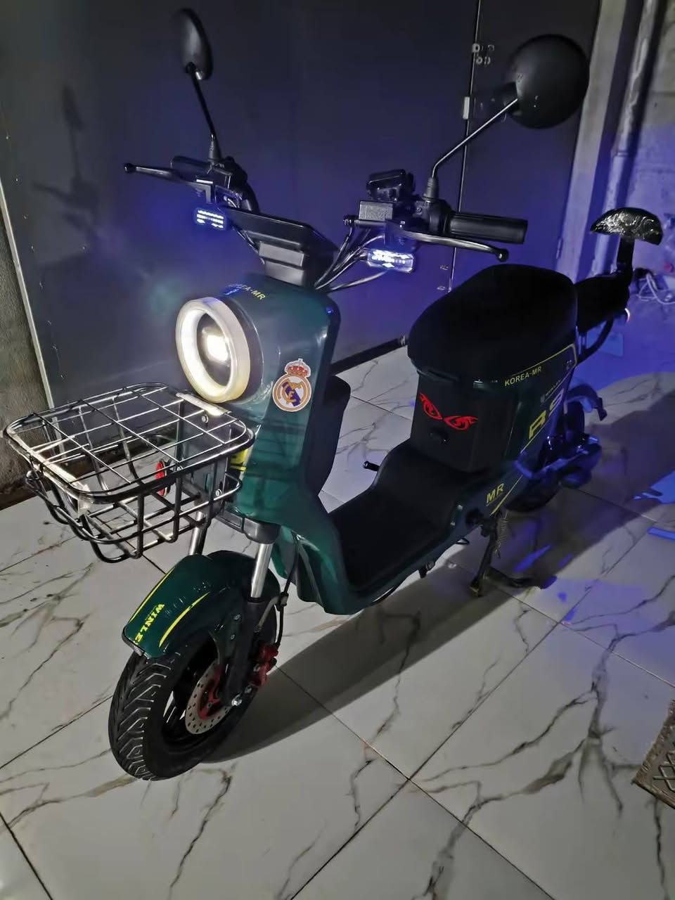 ار 9 ونلي كوري مار ضوء عالي ناصي بطاريات شركه يمشي 109 لون زيتوني السعر 500 الف  وبي مجال شي قليل


**إذا كنت صاحب هذا الإعلان وتريد حذفه لأي سبب، رجاءا أرسل رسالة إلى الدعم الفني**