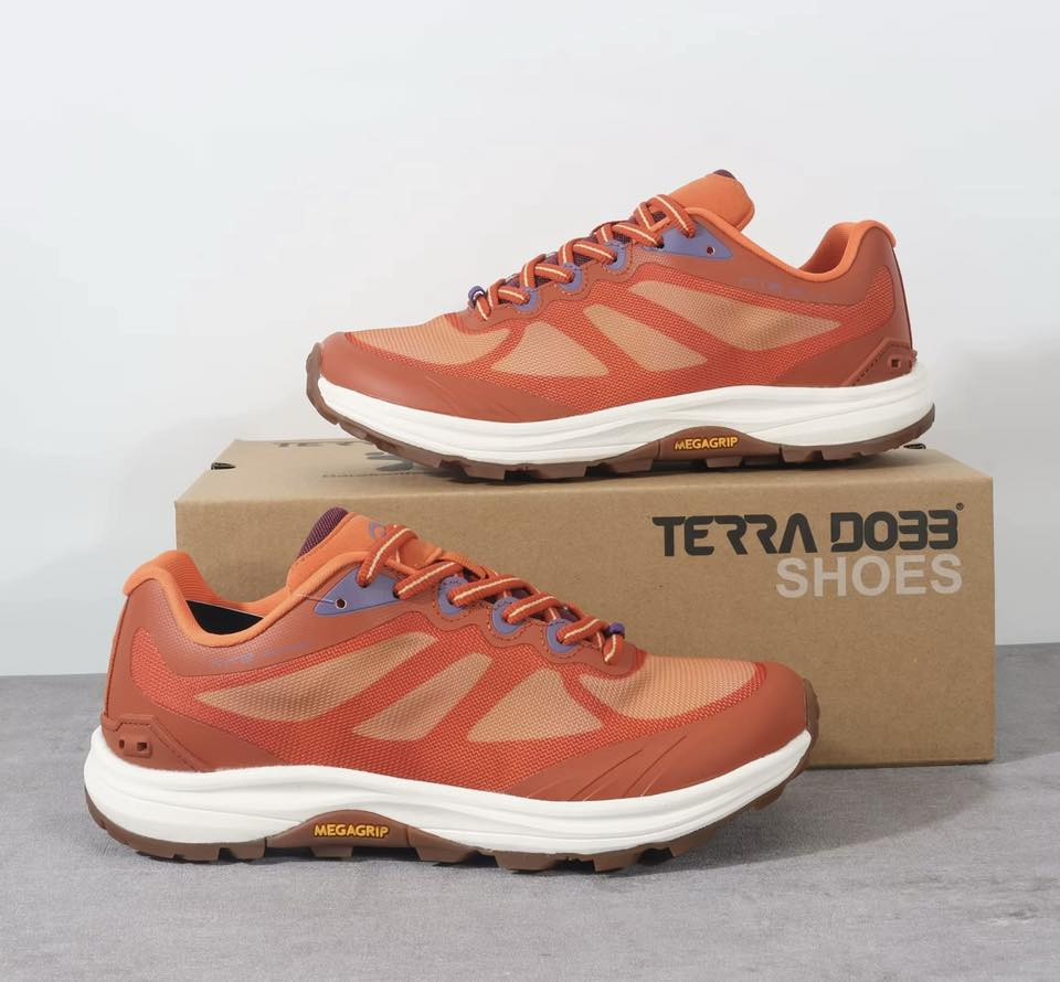 السلام عليكم

متوفر حذاء تيرا دو جديد أوربي الأصلي مصنوع من المواد الطبيعية قطعه راقيه او تحفه او تكدرون تطلعوها بالامزون وتشوفون سعرها

او متوفر شرح كامل على الكارتون راح اصور الكارتون ونزل صور الكارتون بالتعليقات حته يكون كلشي واضح الكم

حذاء اصلي 🏃‍♂️👟

قياس الحذاء 43

يتوفر توصيل 🚛

للتواصل فقط واتساب ***********
