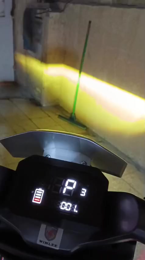 من رخصت الكروب
دراجة شحن بيع مستعجل موديل 2026
زيروو ثلاث سرع تمشي ٩٠حقيقي
تمشيك ٦٥كيلو متر 
كفالة عامة من شخط وطخة
٦باتريات الحجم 32,2بيه ضمان
سنة لايت زنون اني لازك تضليل اصفر
تايرات بعده جدد حجم 30/10
حتى الشاحنة بيه ضمان 
السعر 950وبيه مجال حك الجية 
للاستفسار اتصال على الأرقام بي واتساب
***********
‏‪***********‬‏
