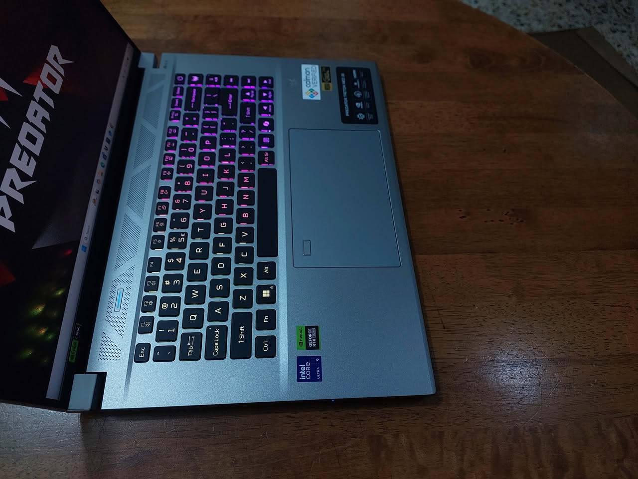 السلام عليكم..للاستفسار *********** او  *********** (واتس)... تحفة الكترونية  من PREDATOR من  افضل انواع اللابتوبات ...معالج كور اي  9 الجيل الخامس عشر  (احدث جيل ULTRA) من فئة H اقوى فئات المعالجات ....رام نوع DDR5 بحجم وتردد عالي جدا حجمة 32  كيكا بسرعة(تردد) خرافي  6400 ... شاشة حجم 16  دقة  2K ( ضعف دقة ال FUL HD) هرتزيتها عالية جدا 240 هرتز  الوانها طبيعية مشبعة  ...كرت شاشة خارجي منفصل نيفيدا RTX4060 ... ...ذاكرة خزن ضخمة هارد حجم تيرا 1000 كيكا نوع NVME SSD ..  ...كيبورد ضوئي ملون RGB تكدر تتحكم بالوانة ...اللابتوب نظيف جدا كأنما جديد ما مستخدم (8 دورات شحن فقط )  سوبر سلم وشكلة روعة  ...ملائم لكل المونتاج القوي والالعاب والبرامج الهندسية القوية والتصميم والدراسة والاعمال وغيرها.
