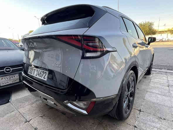 السلام عليكم 
سبورتج بلاك ادشن موديل ٢٠٢٥ خليجي
ماشي ١١ الف باسمي رقم أربيل 
العنوان بغداد السعر المطلوب ٢٣٨
رقم موبايل ***********
ملاحضة بيه مكان صغير  بي دي ار جاملغ الأمامية
