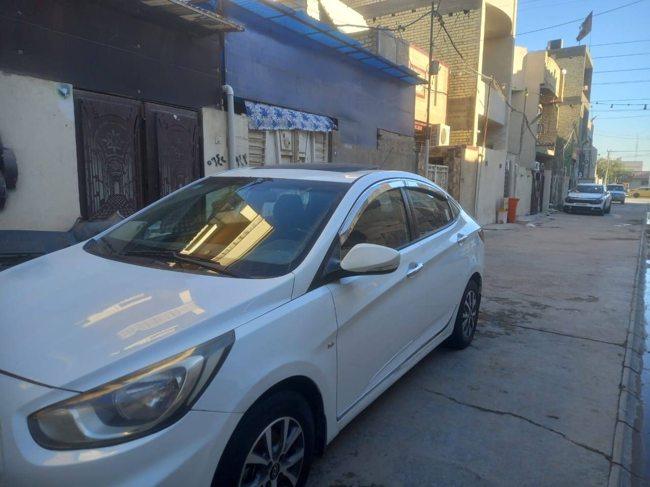 السلام عليكم 
للبيع او مراوس 
أكسنت 2014 خليجي 
محرك 1.6 دوش 
السيارة مكفولة 
ماعده بارد بالجاملغ الأيمن والباب  الأيمن والدوسة صبغ فقط ماشية 100 الف المواصفات فتحة سقف شاشه كبير كامره تحكم ستيرن حساسات خلفي 
((رقم بغداد تحويل ثاني يوم )) السيارة جاهزة 
مكينه وكير مكفولات مكينه مامفتوحة شرط 
مكانه:- بغداد الدولعي 
السعر:- 103 بيه مجال
الرقم:- ***********
