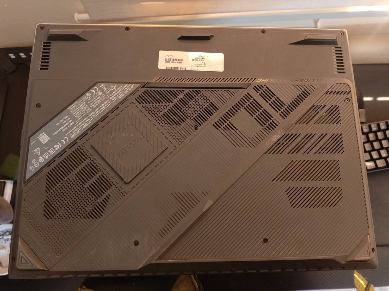 السلام عليكم
لابتوب للبيع 

 asus rog strix

Cpu :i7 13650 hx

Gpu:rtx 4060

Ram:16GB

M.2:512

لابتوب نظيف استخدام قليل
***********
