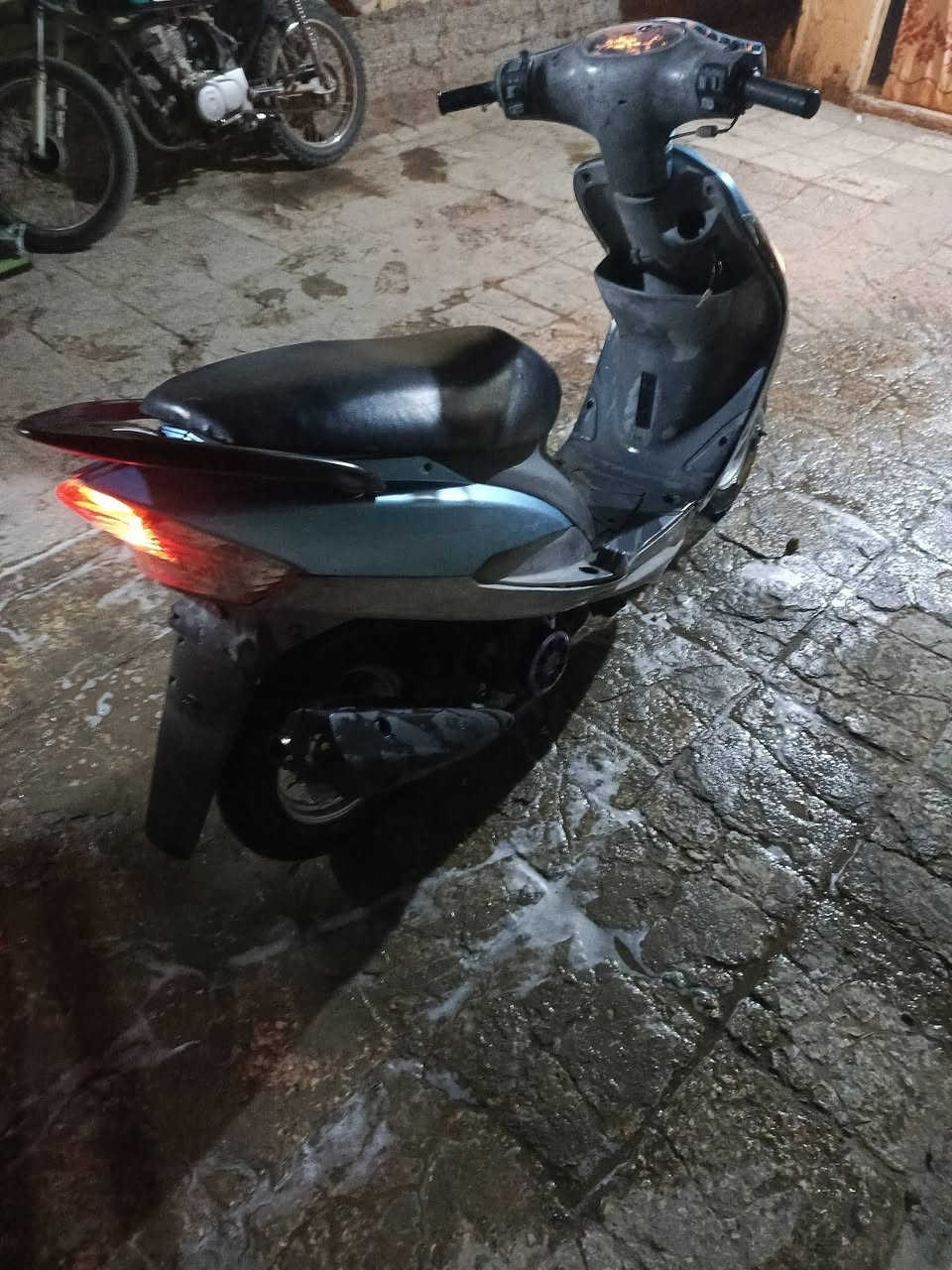 سلام عليكم دراجه ماكس منغولي مكينه برغي مامفتوح بيها كفاله كهربائيات شغاله سلف هندر كفرات جدد لوك خير من الله الدراجه معايزه شي كبل ملاح فوول شوفت عينك  للشارع سعره 500 وبيها مجال قليل مكاني بابل الحله شارع 60 ***********
