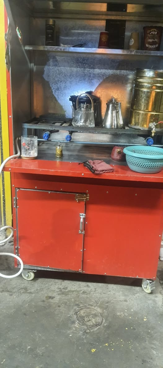 السلام عليكم جمبر جاي كامل كلشي وياه نقصه فقط قنينه وتفتح مكانه بغداد طالبيه ***********
