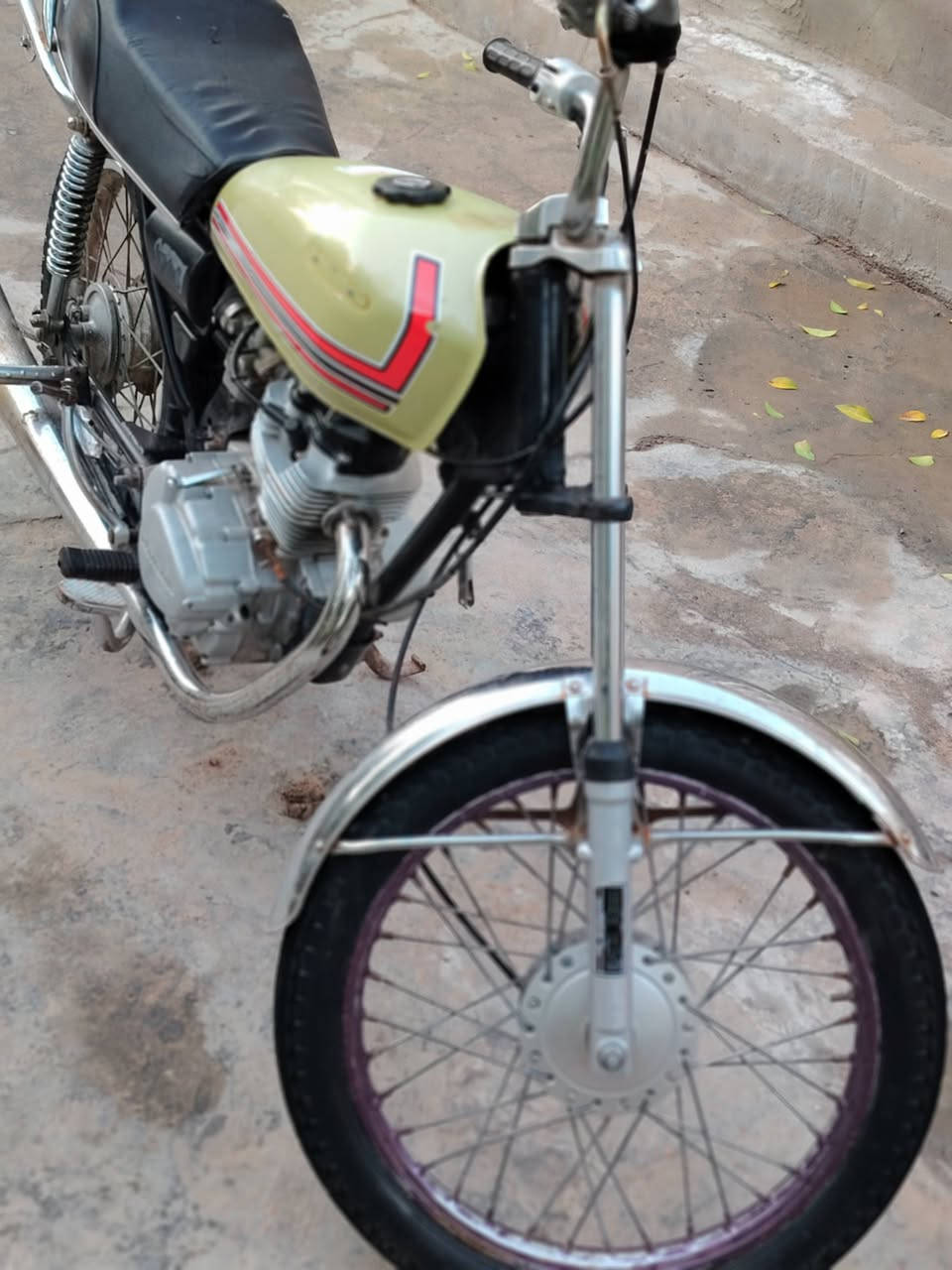 شباب سلام عليكم دراجه للبيع كلك كلك مكاني كوفه عباسيه السعر 275 أو بيه مجال حك الجيه ح***********
