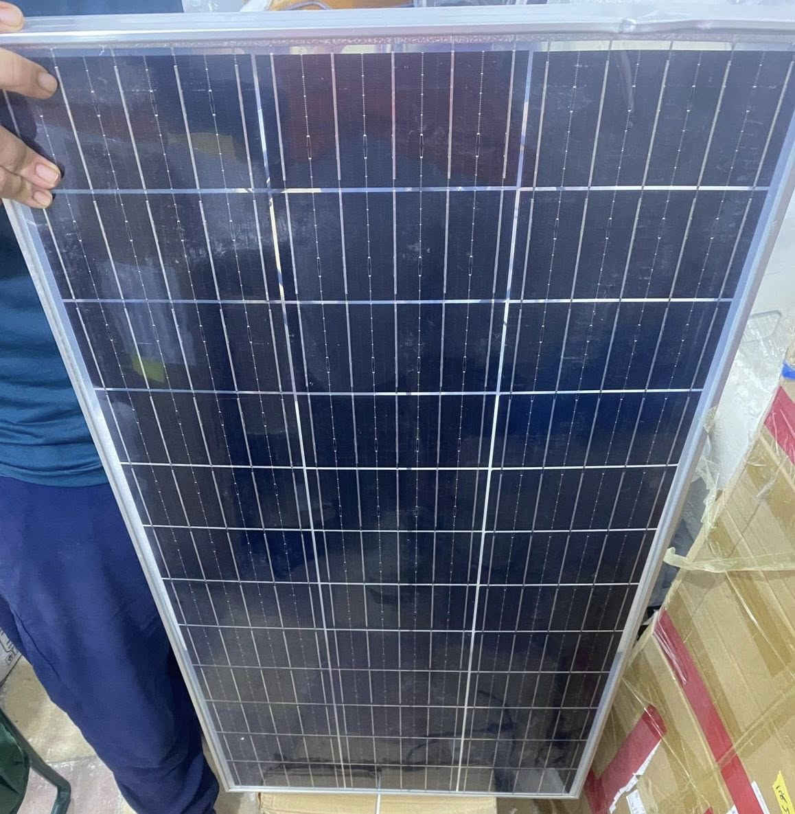 السلام عليكم
لوح طاقه شمسيه للبيع 
قياس 120*90
100 واط 
السعر الخاص 
يوجد توصيل جميع محافظات العراق


**إذا كنت صاحب هذا الإعلان وتريد حذفه لأي سبب، رجاءا أرسل رسالة إلى الدعم الفني**