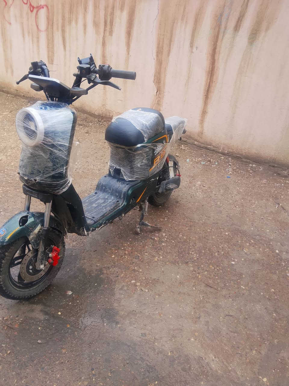 السلام عليكم كي 9 لبيع بيه جاملغ بي 300الف***********
