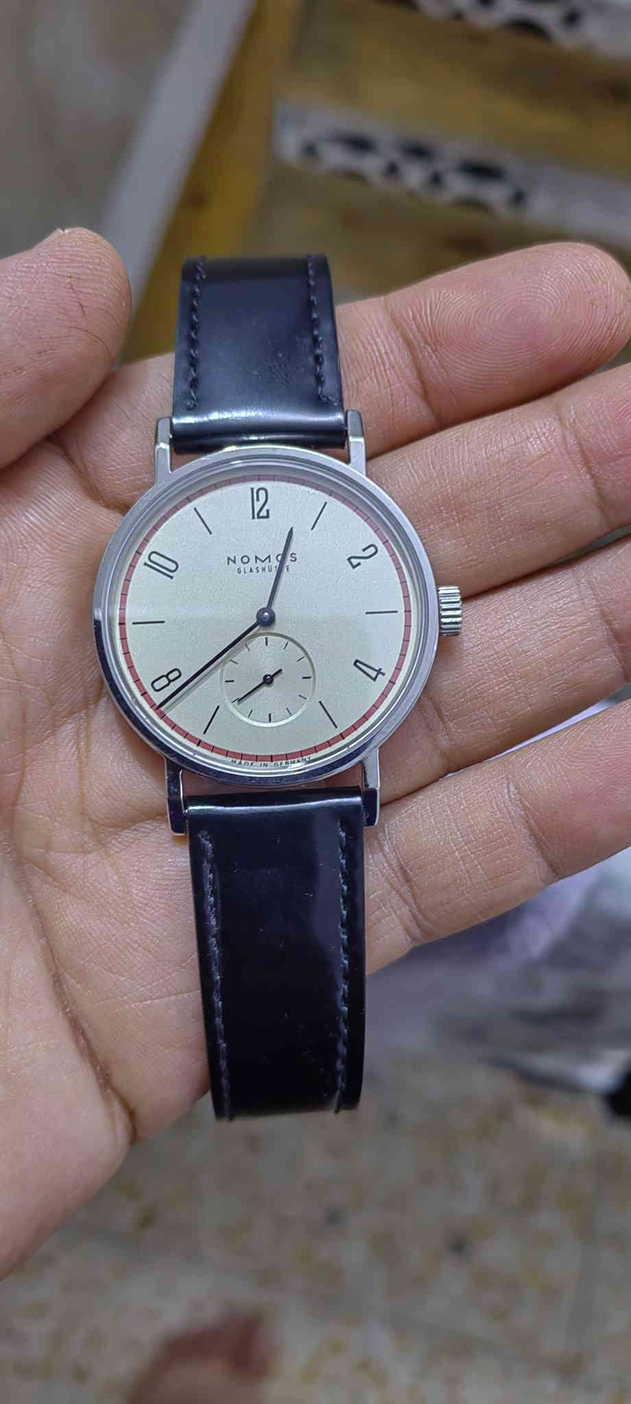 بسم الله الرحمن الرحيم
السلام عليكم ورحمة الله وبركته
ساعة نوموس الماني ماستر
للبيع بسعر (125) الف دينار شامل التوصيل
 السعر قابل للتفاوض 
DHL امازون كوبي ماستر اوتوماتيك درجة اولى بدون ملحقات مثل ما موضح بالصور علبة عادية متوفر لونين ابيض سير اسود  واسود سير جوزي الساعة معلمة بالكامل
 للحجز والاستفسار الاتصال على الرقم (***********) يوجد توصيل كافة المحافظات.
