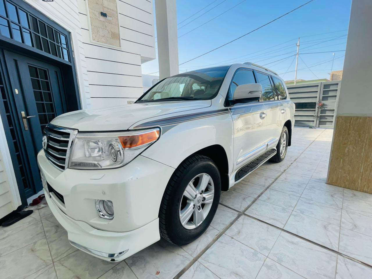 لاندگروز فول مواصفات 1/1 GXR
موديل 2012 
رقم بغداد سنويه بأسمي 
مكينه كير حداديه تخم تاير كله جديد مكينه 6 سلندر 4000
              المواصفات 
✅فتحه سقف سلايت 
✅بصمه تشغيل بصمه ابواب 
✅شاشه تاب 
✅كامره دواره 
✅مري شفط وقلاب عند الرجوع
✅حساسات اماميه خلفيه وجانبيه
✅كشنات كهرباء جلد بيجي 
✅لايت زينون بلاجكتور زينون بلادي
✅يدات ابواب نيكل +نيكل بلدوس
 
مكان السياره بابل السعر ٣٤٥
***********
*********** حلة, بابل
