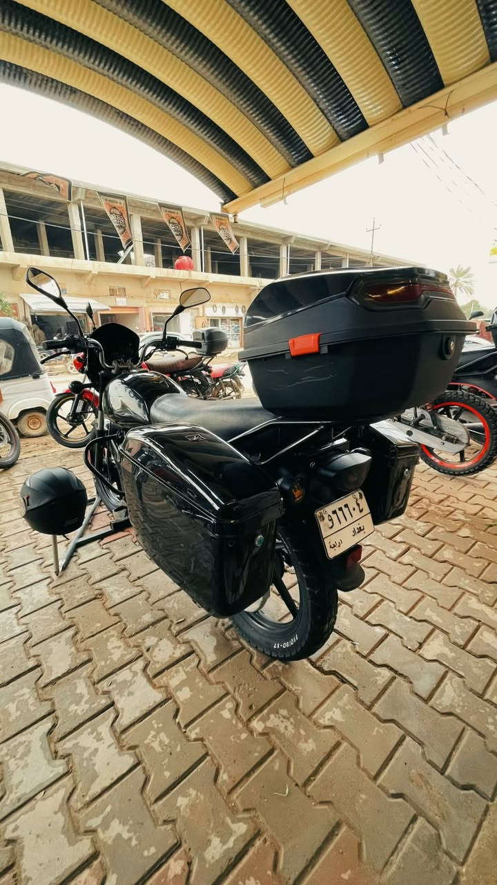 يالله السلام عليكم العبد يحيكم 🫡
دراجة بوكسر كلاسك للبيع موديل 2023 كاملة والكمال لله
كل نقص مابيها جيب فيتر وفحص محرك 150 سي سي شرط برغي مامفتوح بيها رقم ديالى سنويه ولوحات  دبل سويج عداد نمر شغال بانزين شغال اشاير بلوجكتر درع الون اسود 🖤
عنوان ديالى الخالص قرب فلكة مصطفى جواد 📍
واتساب ***********
اتصال ***********
