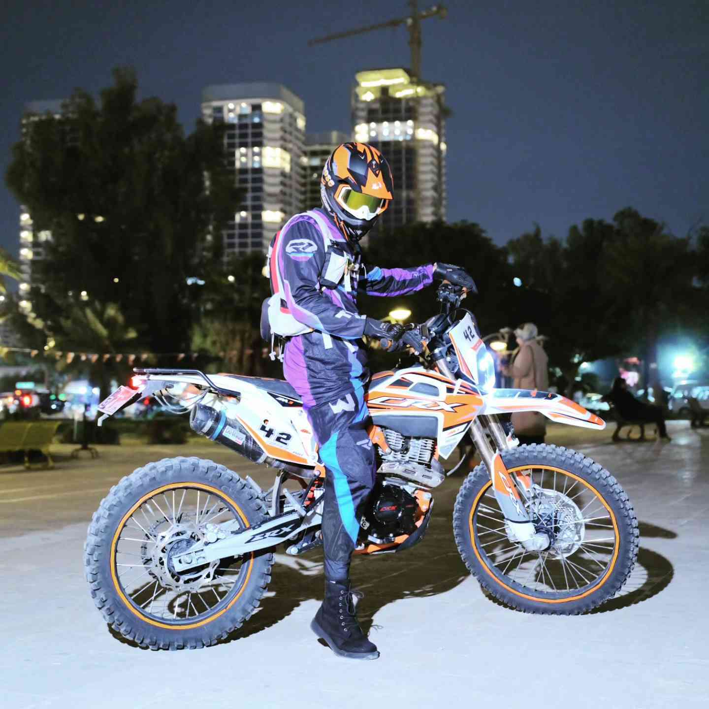 السلام عليكم حبايب صالنصة بهاذة الشكل ترهم علة كل الدراجات طلعت قطعتين قطعة شديتهة صوتهة رعيد كاربون فايبر سعرهة قفل 30 الف المو شراي لا يراسلني


**إذا كنت صاحب هذا الإعلان وتريد حذفه لأي سبب، رجاءا أرسل رسالة إلى الدعم الفني**