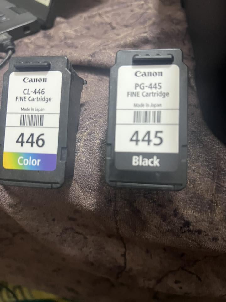 طابعه كانون ملون وعادي جديده استخدام اسبوع سحب عن طريق الهاتف والحاسبه وخاصيه الواي فايف مفيده لاستخدام البحوث الدراسيه والتقارير والمكاتب واستنساخ كافه الورق A4 
سعرها 60 الف مكاني بغداد العبيدي 
***********
