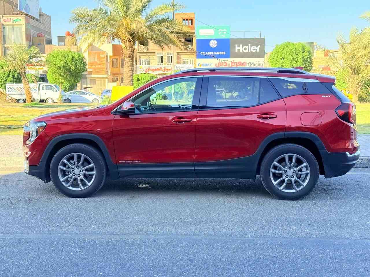 🔷السيارة : جي ام سي تيران SLE مكلف بالنشر اتصال فقط 
🔷سنة الصنع :2022
🔷اللوحة : كربلاء 
🔷الضرر : بارد قليل كلش  بقبق الجنطة فقط. (صور الضرر مرفقة بالاعلان)
🔷ضرر الايرباك : بدون ضرر.
______________________________________
🔷المواصفات:
🔹حجم المحرك 4 سلندر 1.5L توربو 
🔹عداد المسافة46 الف كيلو 
🔹رادار امامي
🔹فور ويل 
🔹تنبيه الخروج عن المسار
🔹كرسي السائق والصدر كهرباء
🔹تدفئة الكراسي الامامية
🔹ويل كب حجم 17 انج مع اطارات بحالة ممتازة
🔹لايتات LED بالكامل
🔹شاشه تحكم بالايعازات
🔹تحكم ستيرن جهتين
🔹بصمة ابواب وتشغيل وتشغيل عن بعد
🔹مع باقي المواصفات 
☎️ الاتصال***********- ***********
📍كربلاء المقدسه 
#GMC #TERRAIN #تيران
